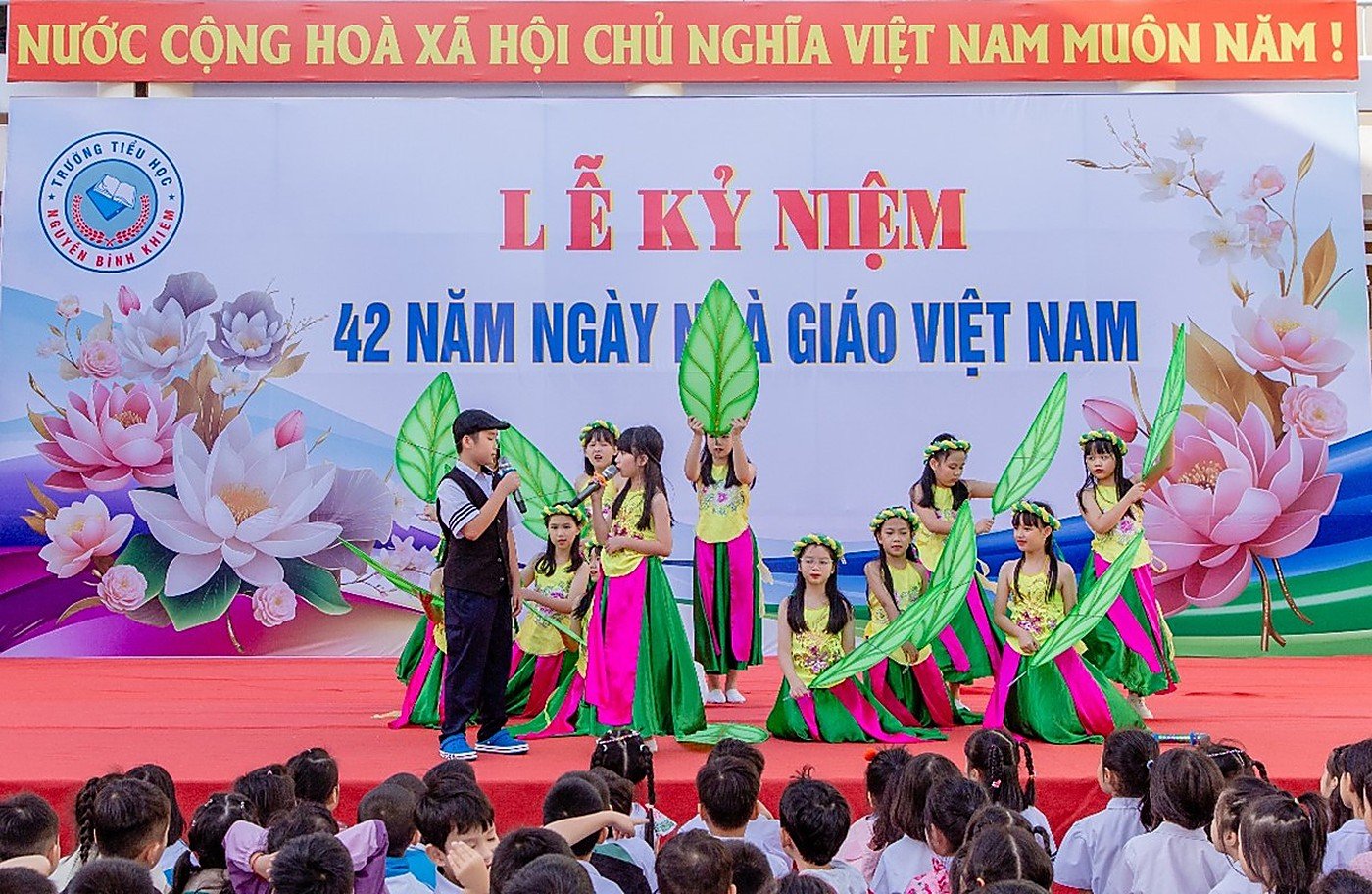 TRƯỜNG THDL NGUYỄN BỈNH KHIÊM TỔ CHỨC CÁC HOẠT ĐỘNG CHÀO MỪNG NGÀY NHÀ GIÁO VIỆT NAM 20/11/2024