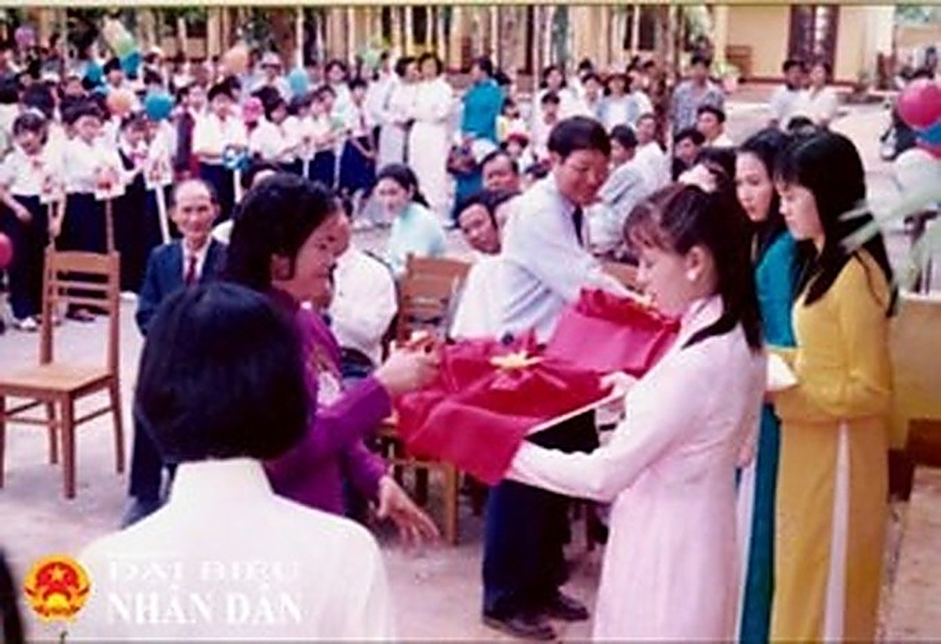 CHẶNG ĐƯỜNG HƠN 30 NĂM HÌNH THÀNH VÀ PHÁT TRIỂN TRƯỜNG THDL NGUYỄN BỈNH KHIÊM