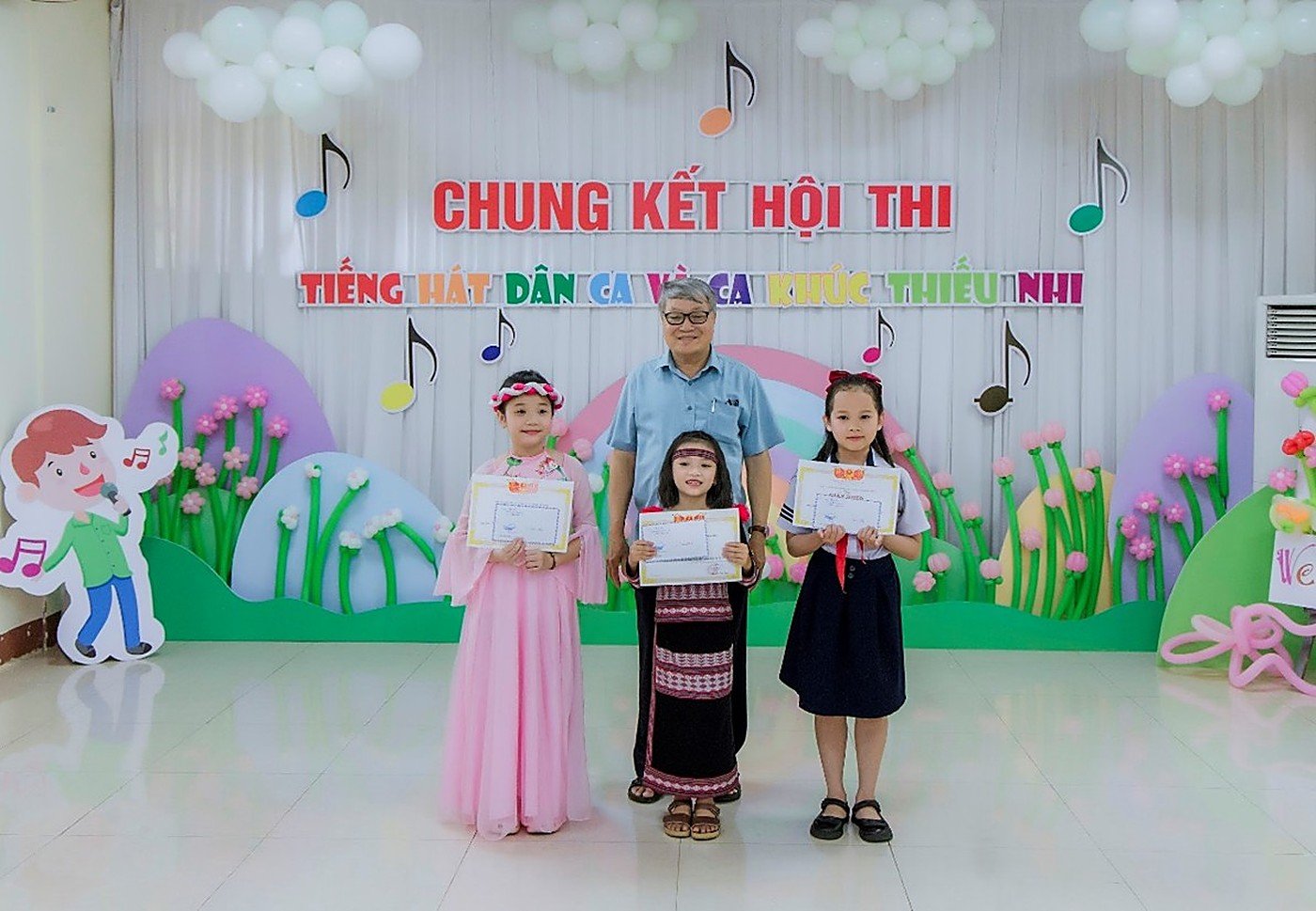 TRƯỜNG THDL NGUYỄN BỈNH KHIÊM TỔ CHỨC HỘI THI HÁT DÂN CA VÀ NHẠC THIẾU NHI