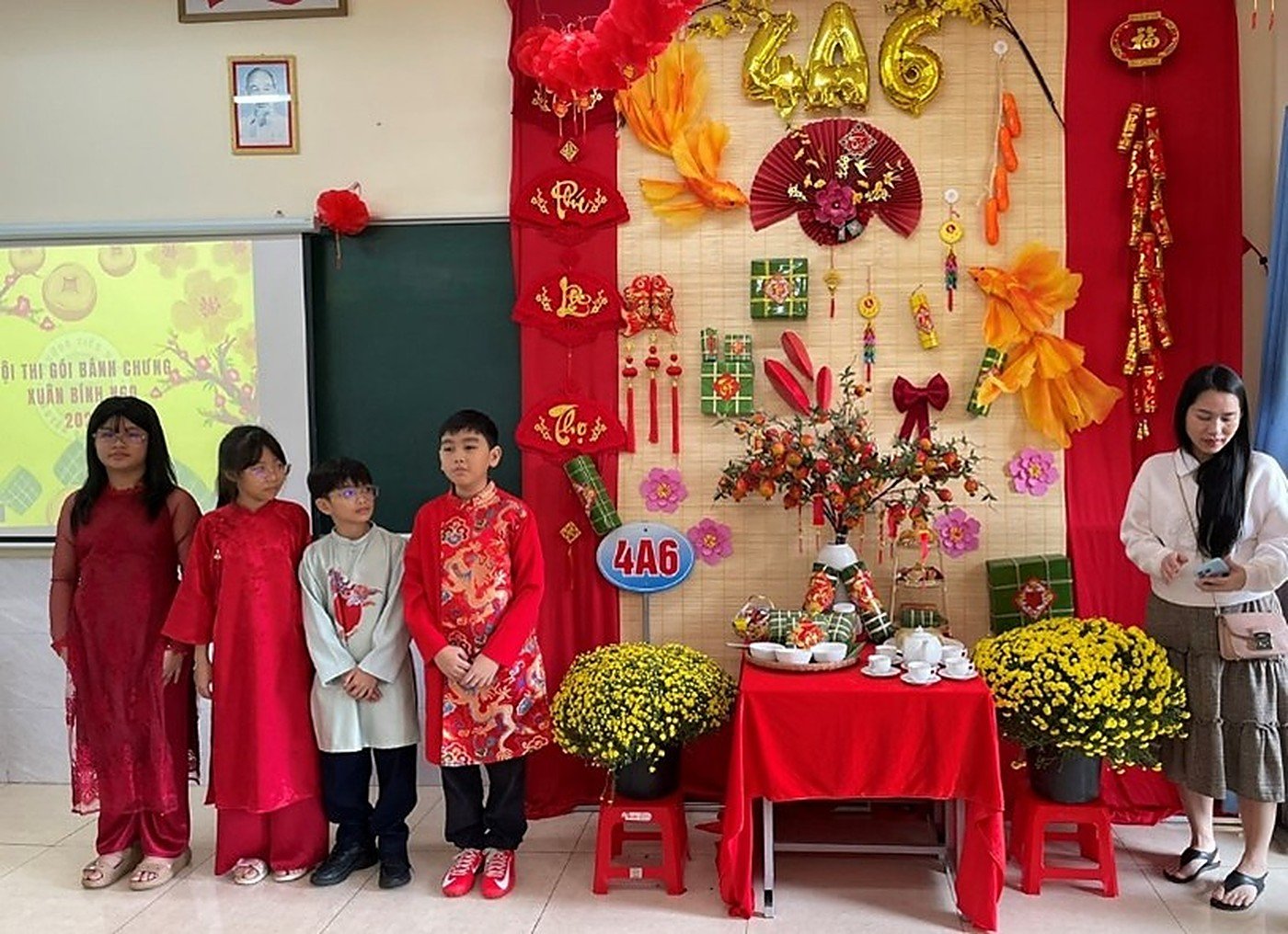 TRƯỜNG TIỂU HỌC NGUYỄN BỈNH KHIÊM TUYÊN DƯƠNG CÁC LỚP TRONG CUỘC THI GÓI BÁNH CHƯNG NGÀY TẾT VÀ CHỤP ẢNH TẾT